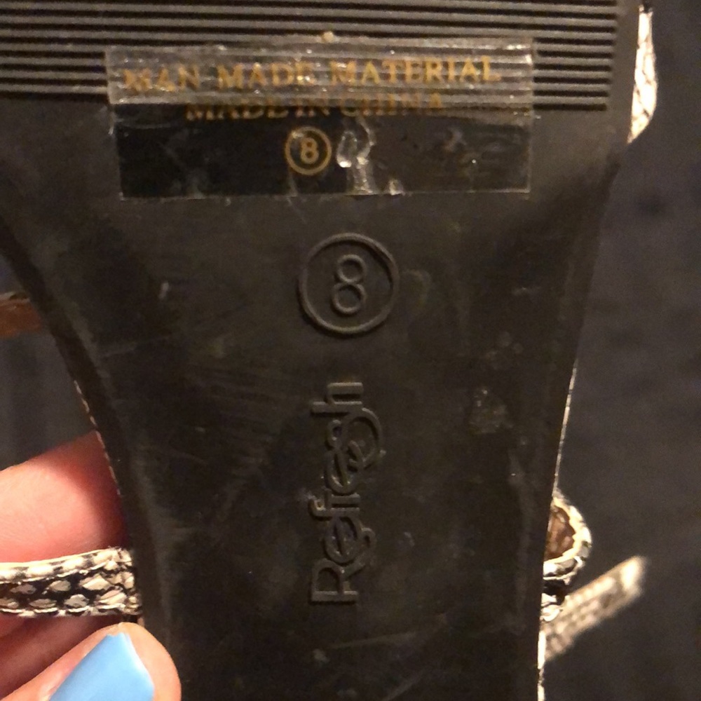 Women’s size 8 snake skin flats - Picture 7 of 7